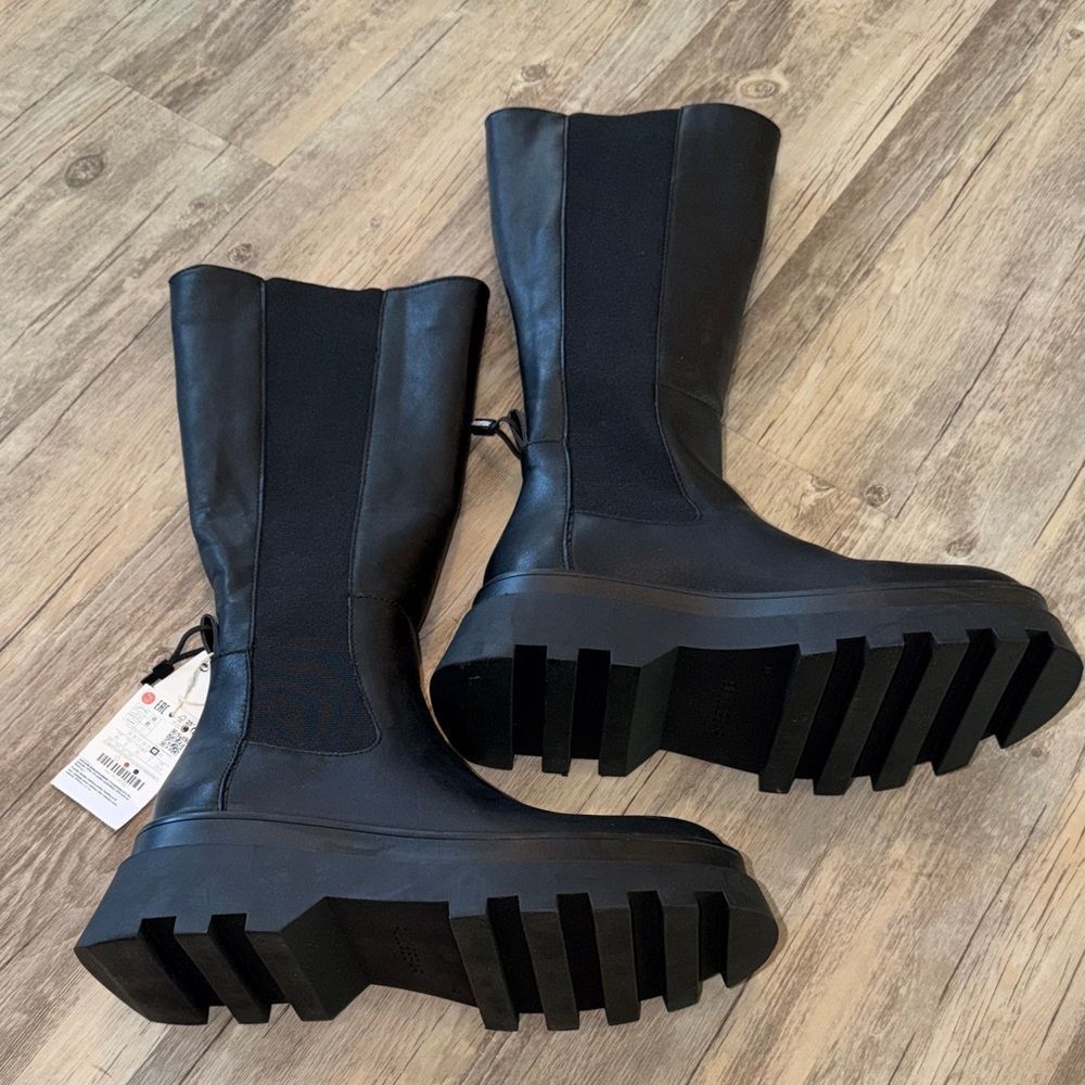 Pull&Bear Black Lace-Up Chunky Lug Mid-Calf Boots